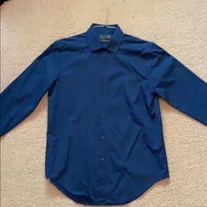 Button Down Calvin Klein dress shirt